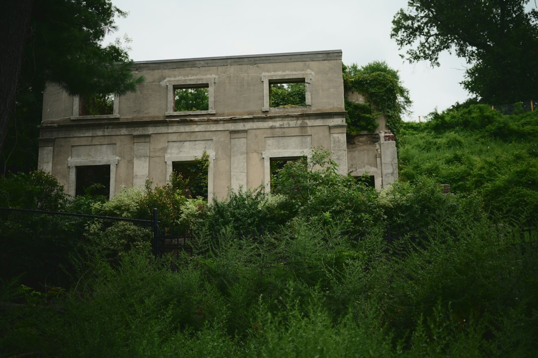 haunted old house exterior